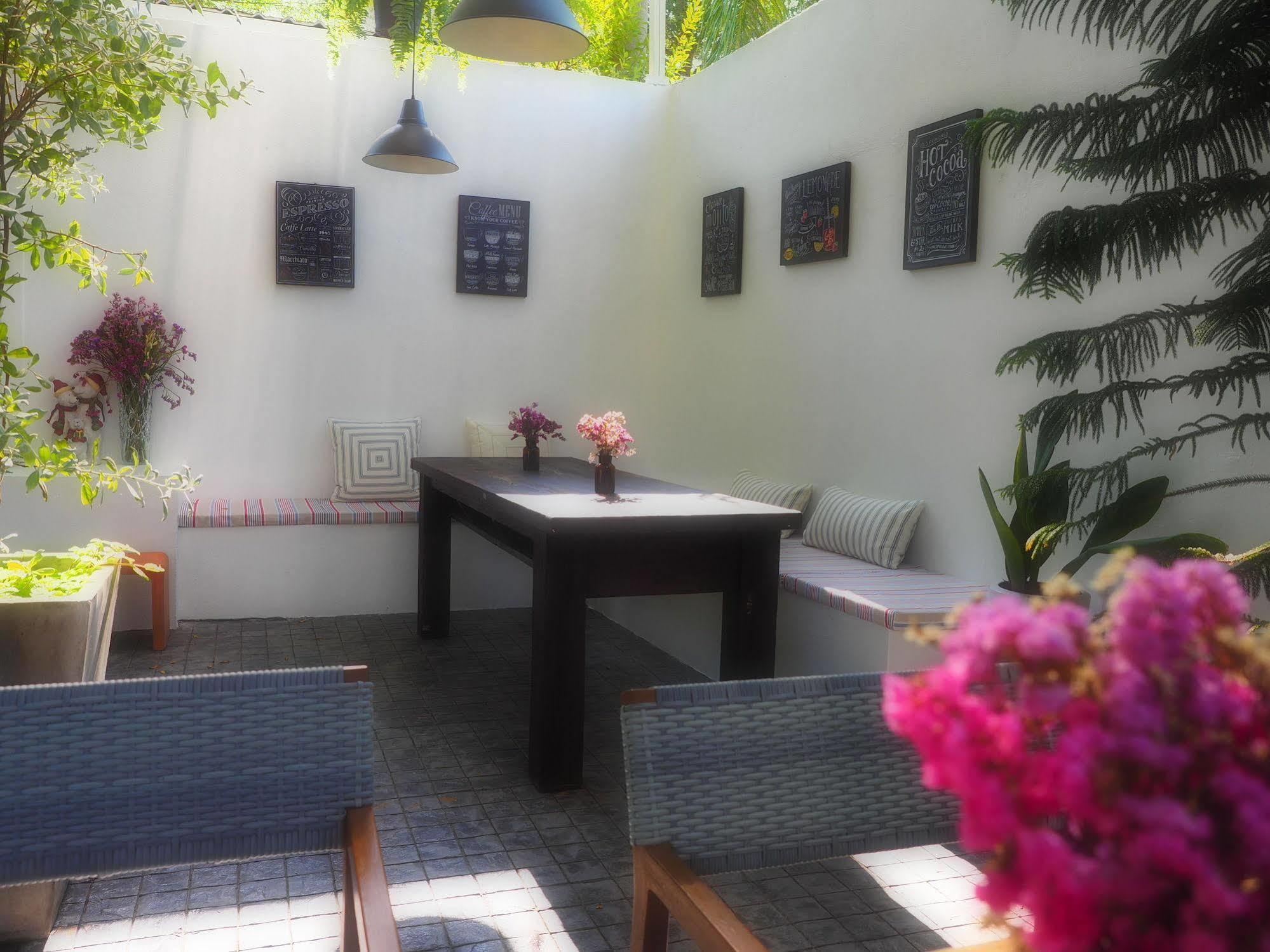 Costa Village Pool Villa Praia de Jomtien Exterior foto