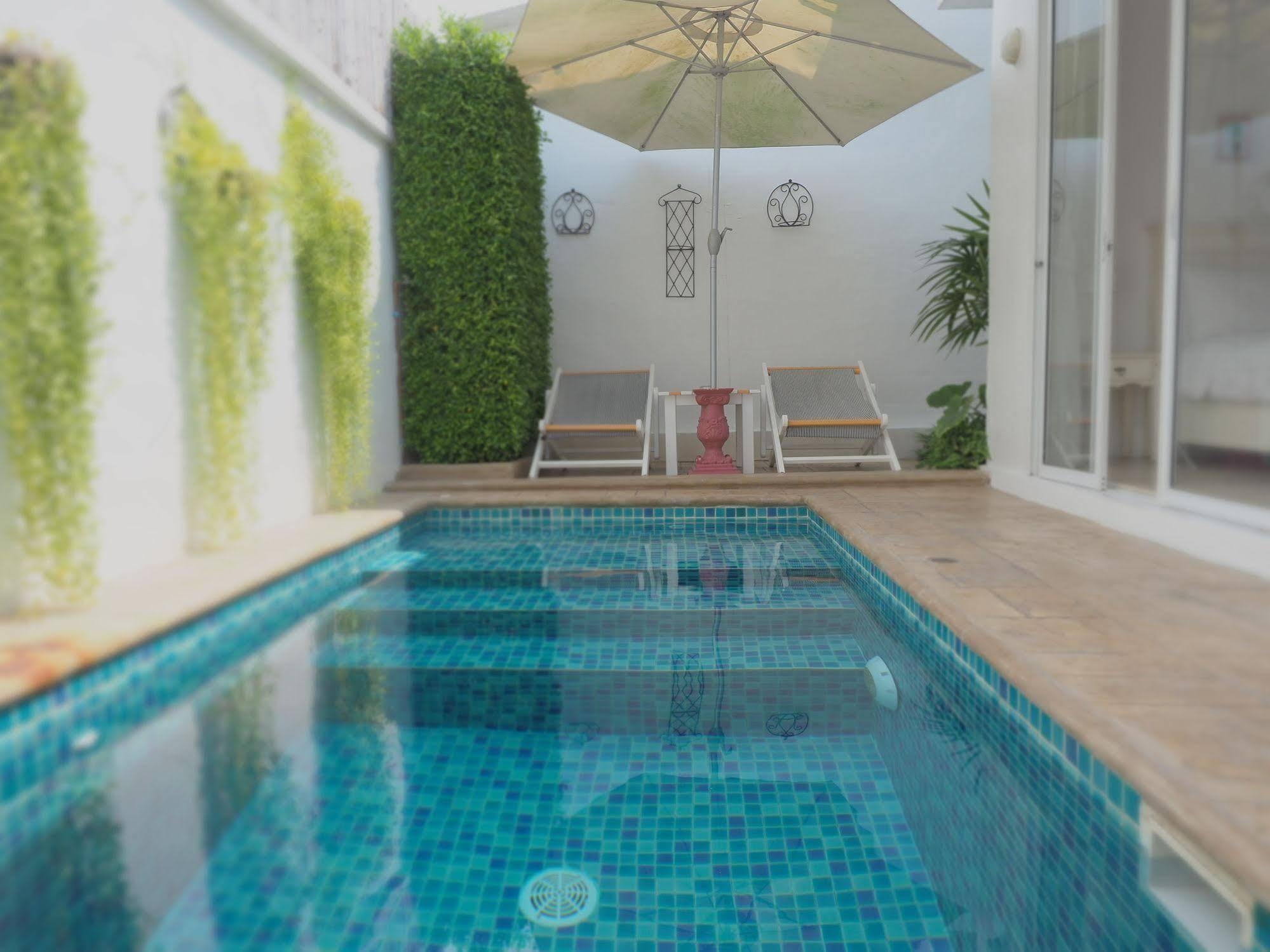 Costa Village Pool Villa Praia de Jomtien Exterior foto